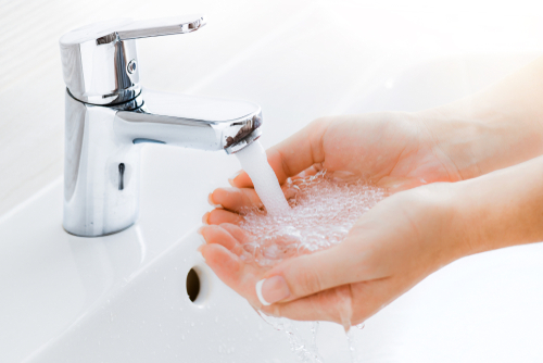手荒れ予防②：手を洗う際は入念に